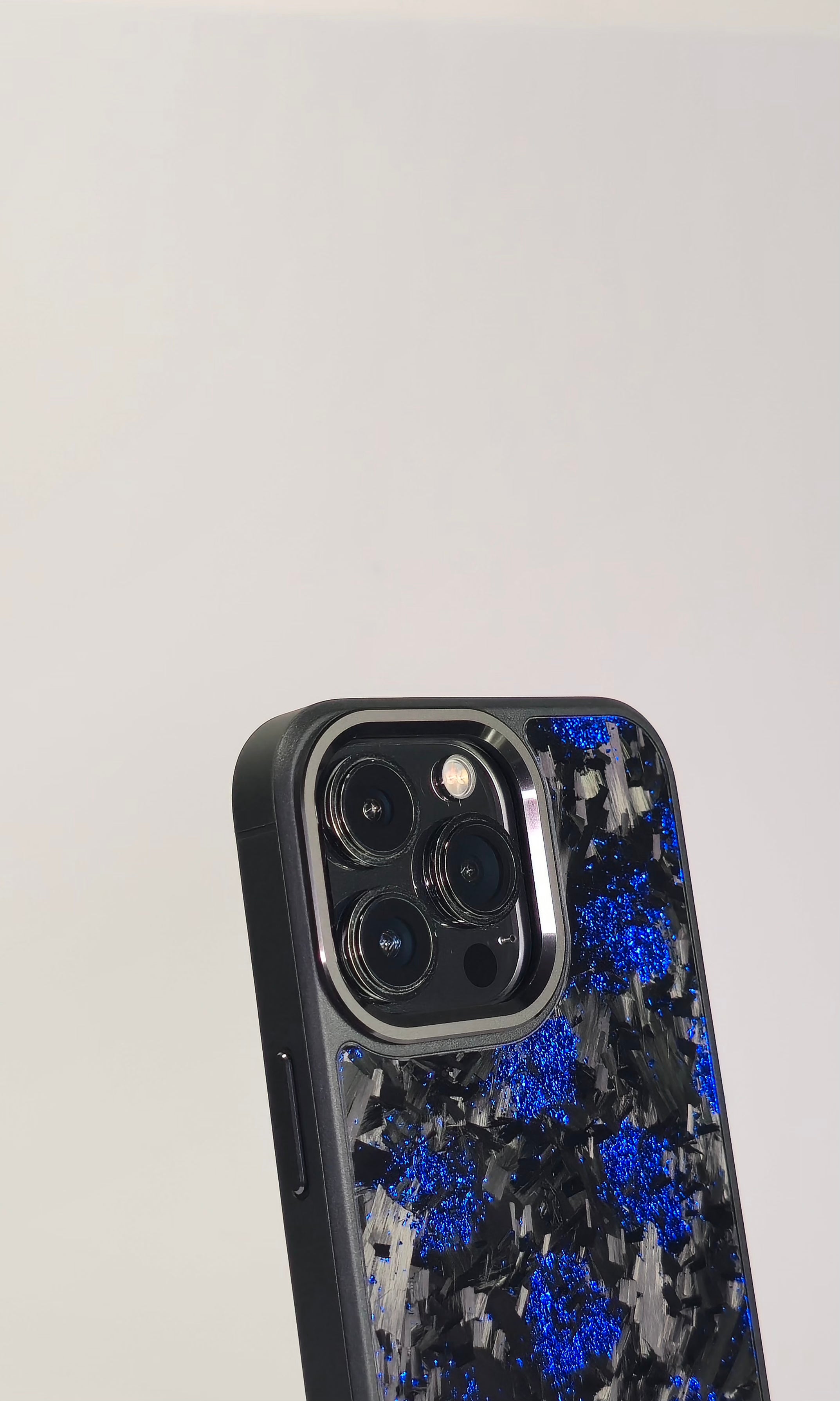 Forged Carbon Blue – MagSafe