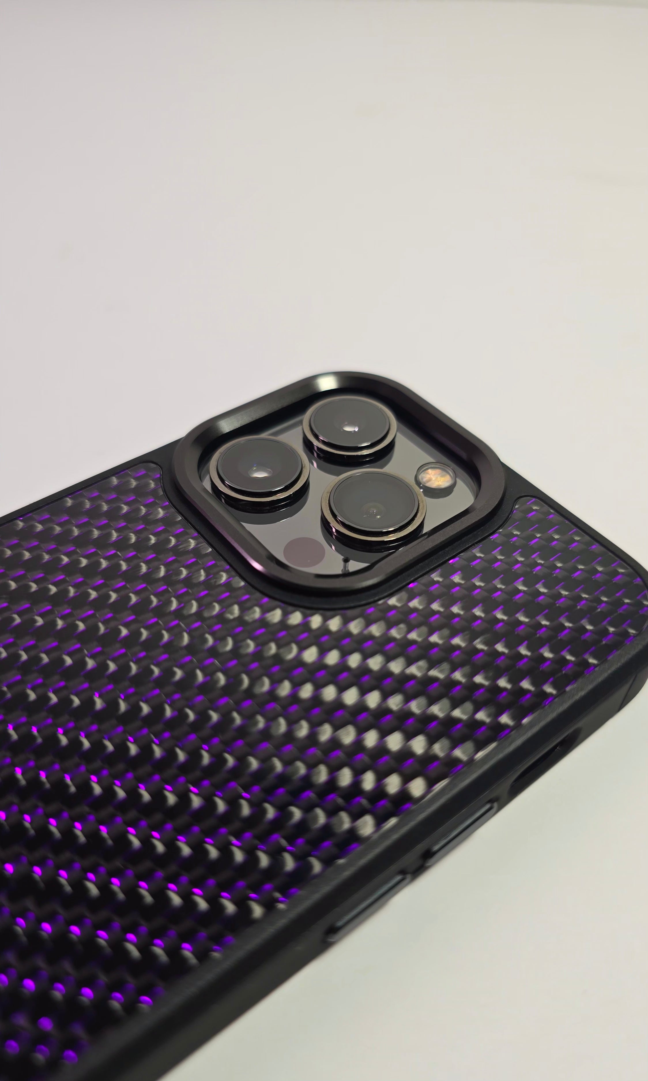 Carbon Fiber Case Purple - Magsafe