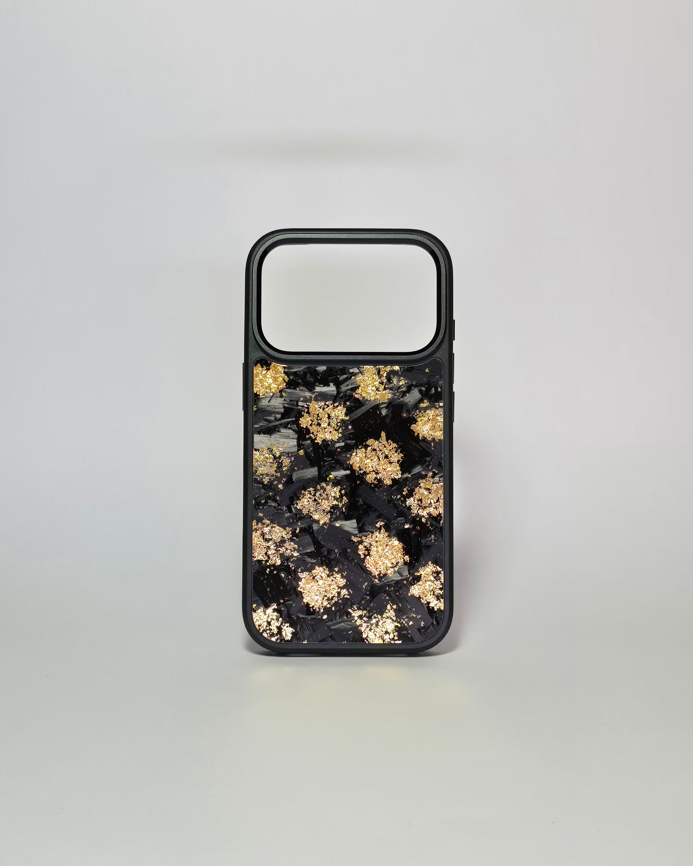 17 Forged Carbon Case Gold