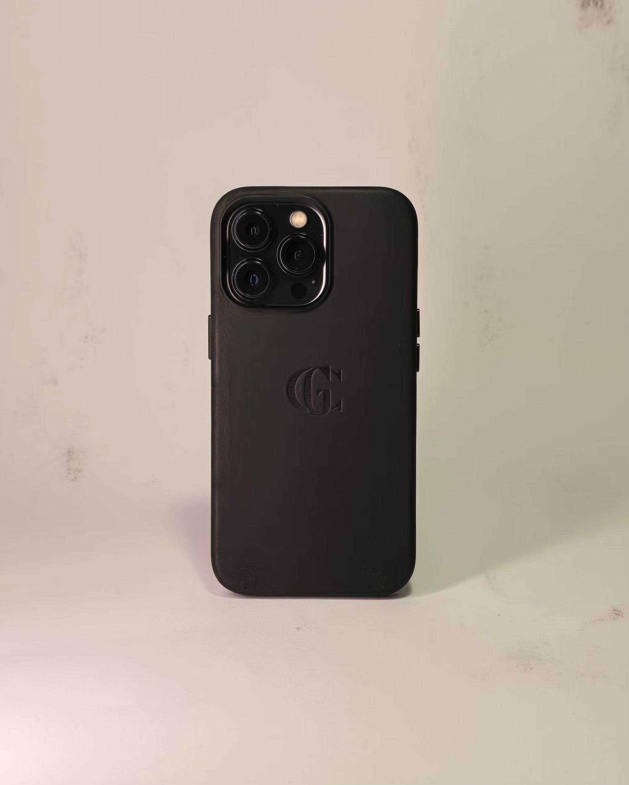 Minimalistinen Nahkakuori – Musta