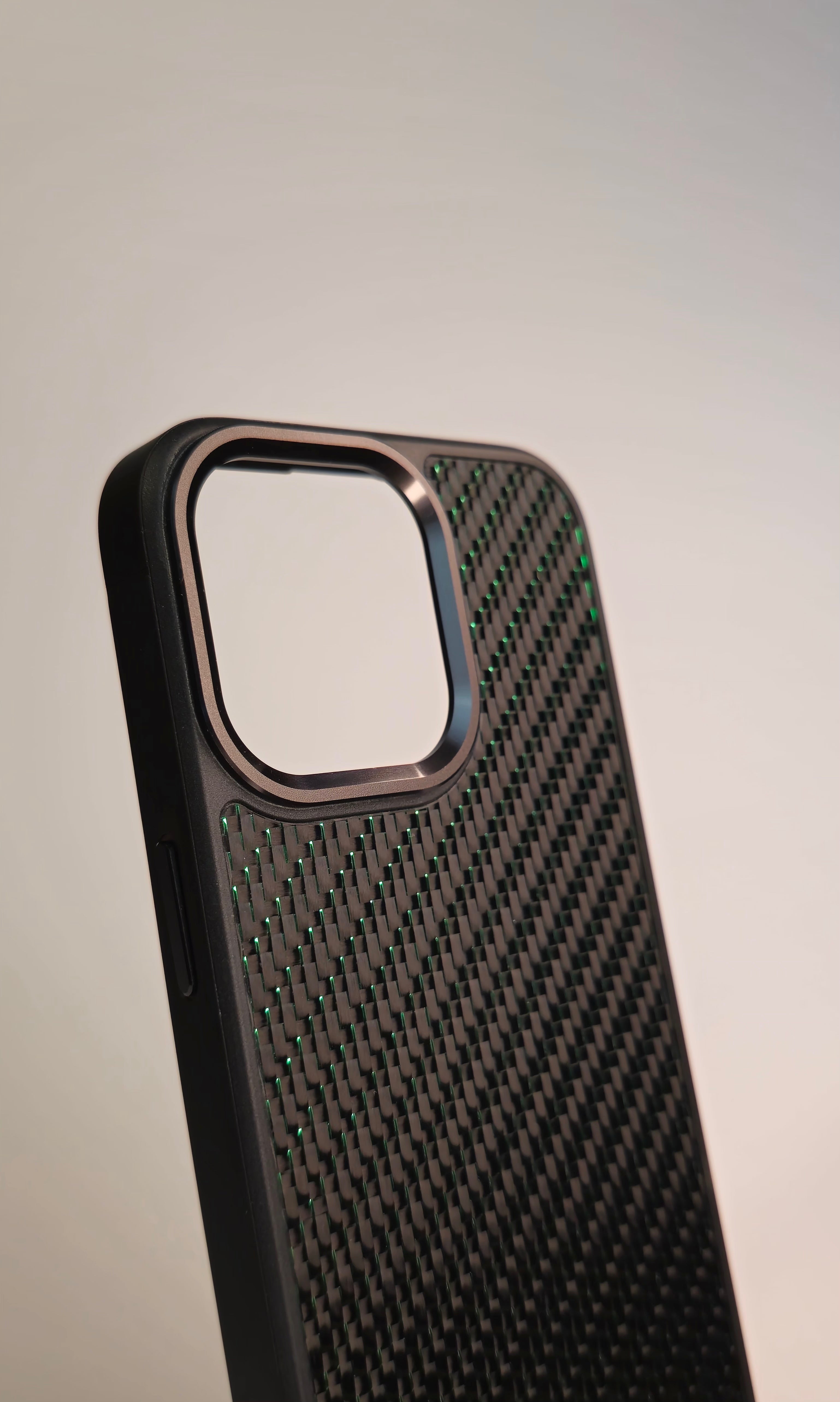 Refceltive Carbon Green - Magsafe
