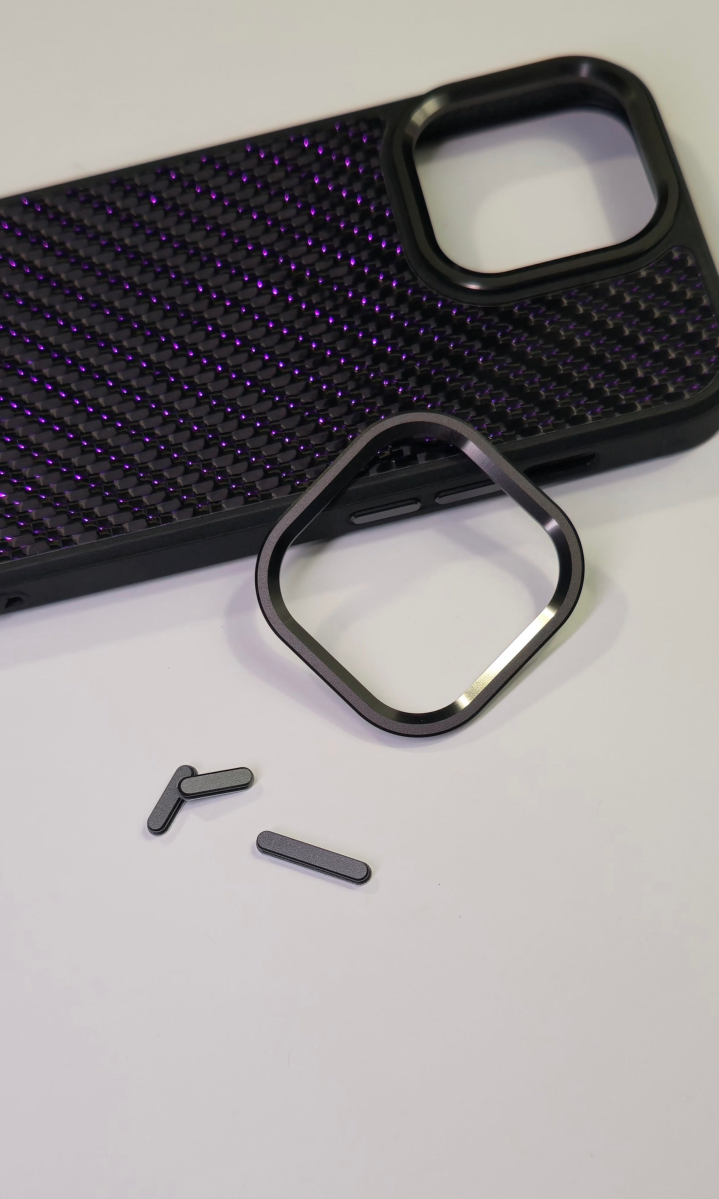 Carbon Fiber Case Purple - Magsafe