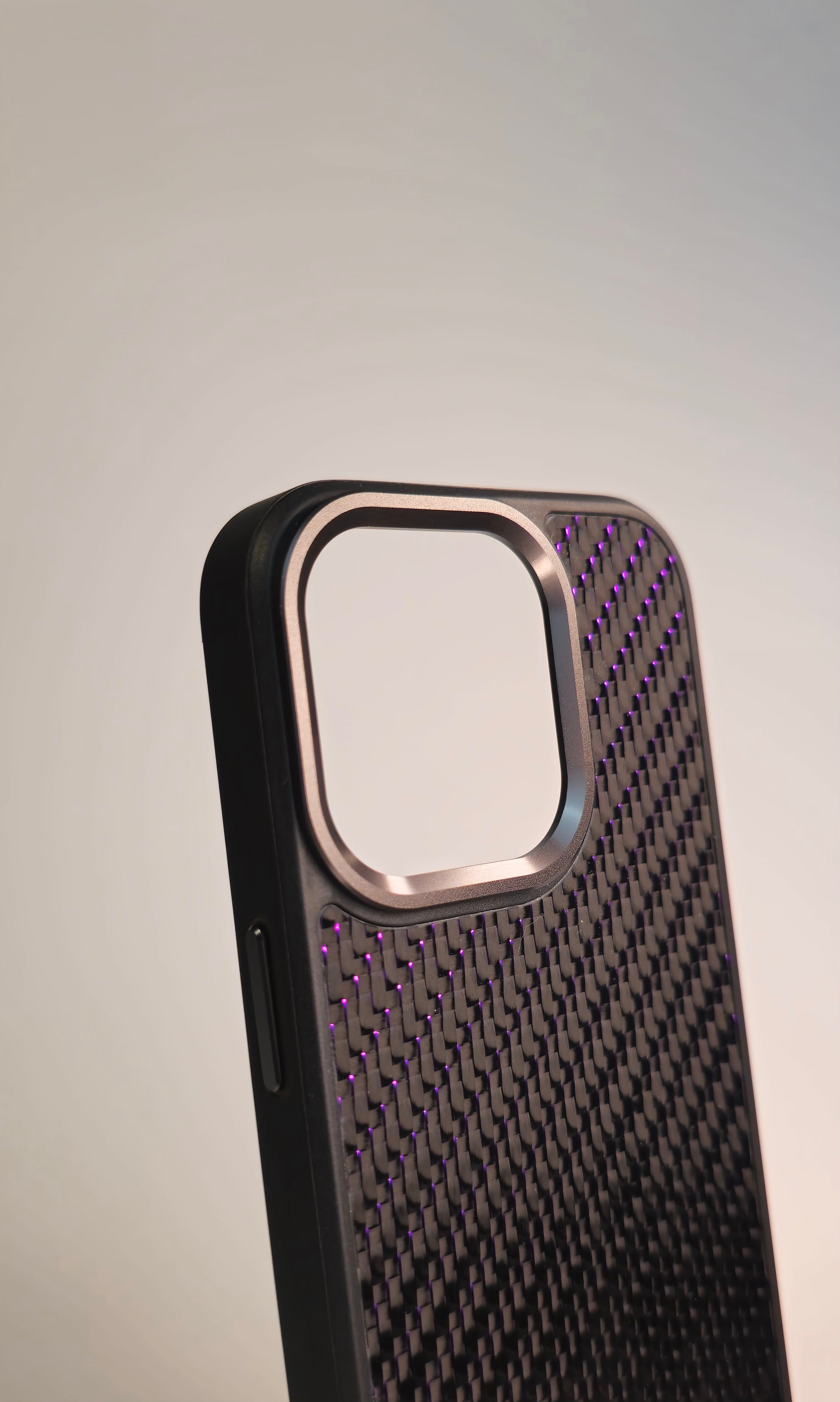 Reflective Carbon Purple - Magsafe