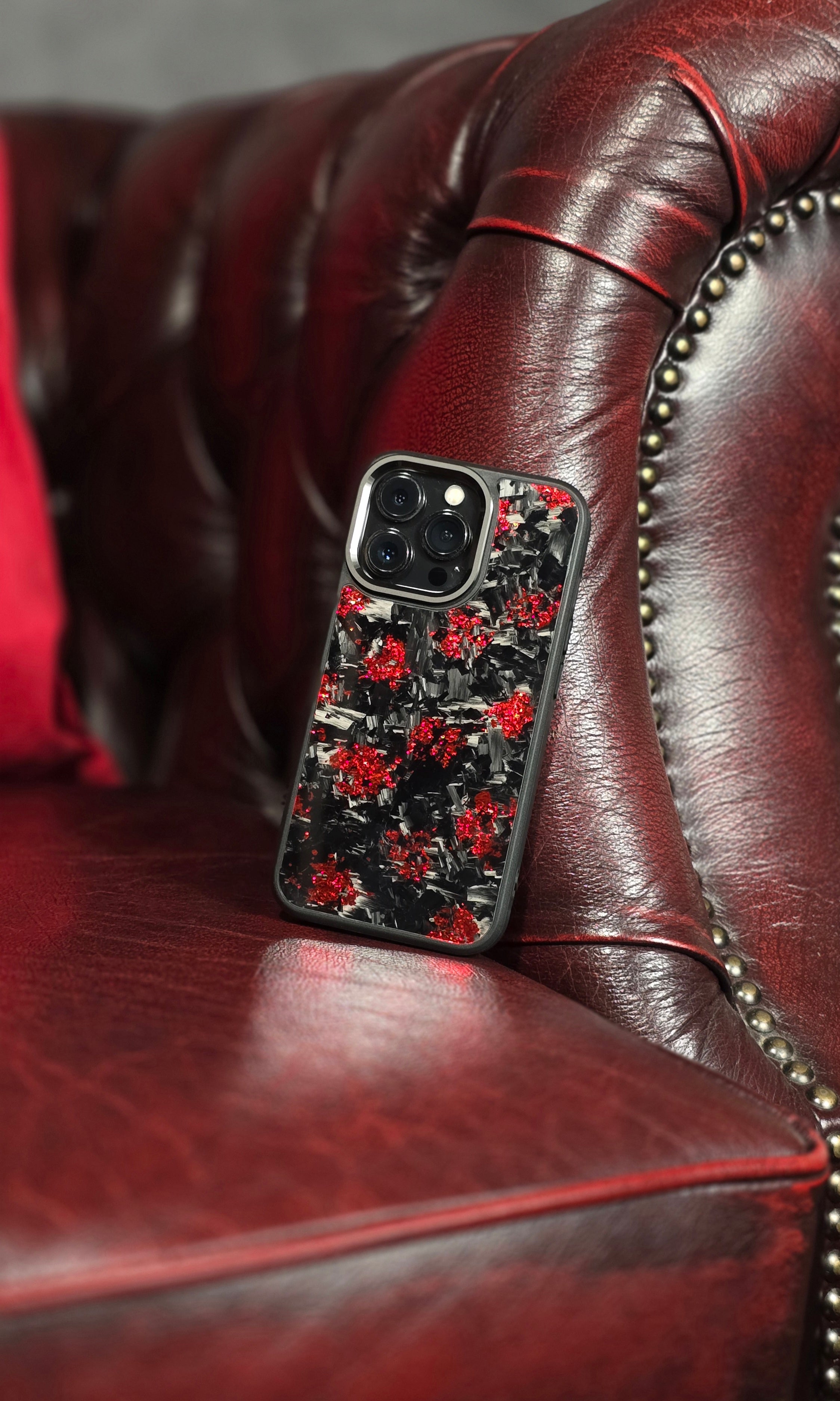 Forged Carbon Red – MagSafe
