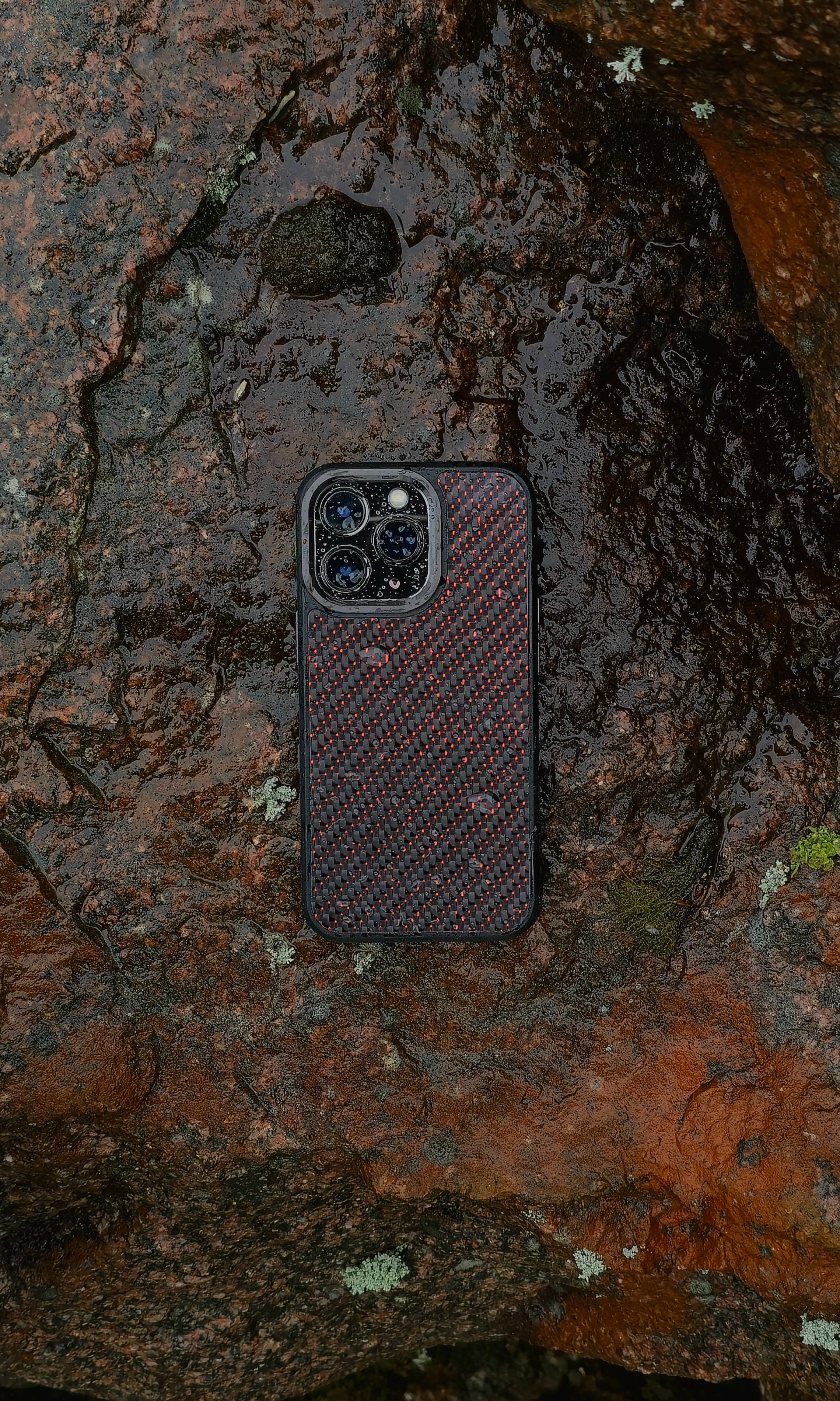 Carbon Fiber Case Red EternaGloss™